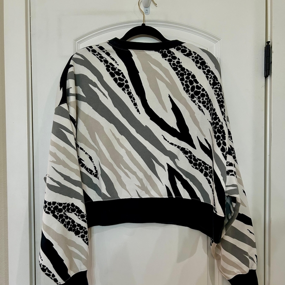 2 Piece Nike Women's Animal-Print Jogger Set - Black, Gray, Beige - Picture 11 of 16